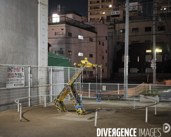 Tokyo. Aire de jeux des années 60/70 dans le quartier de Koiwa.