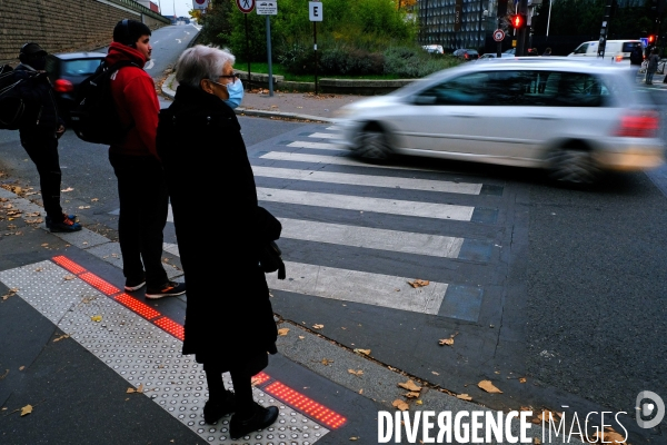 Marquage lumineux au sol sur un passage piéton dangereux