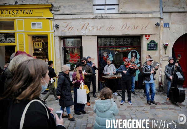 La rue des rosiers