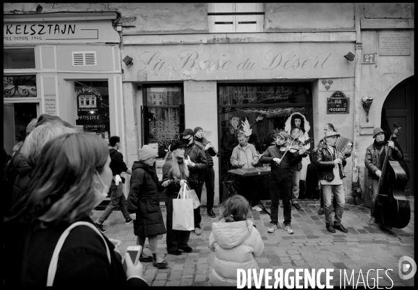 La rue des rosiers