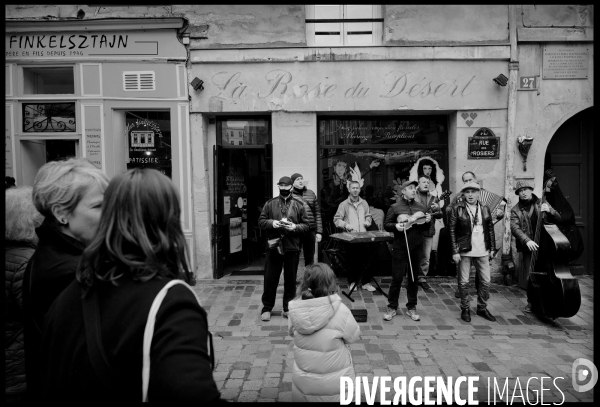 La rue des rosiers