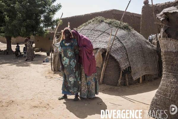 Patrouilles de Barkhane dans les villages maliens.