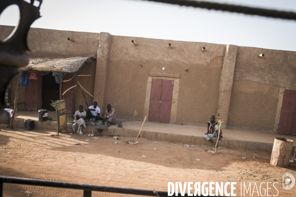 Patrouilles de Barkhane dans les villages maliens.