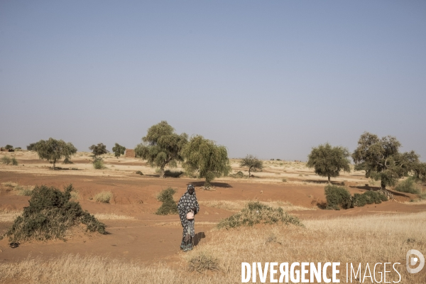 Patrouilles de Barkhane dans les villages maliens.