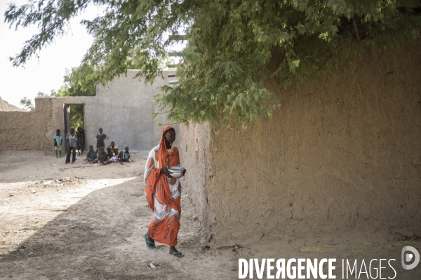 Patrouilles de Barkhane dans les villages maliens.