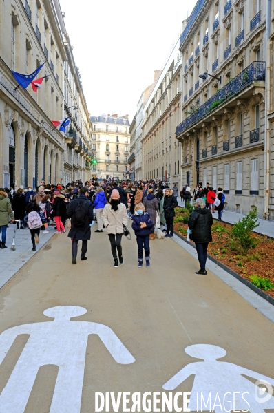 Une rue aux écoles piétonnisée