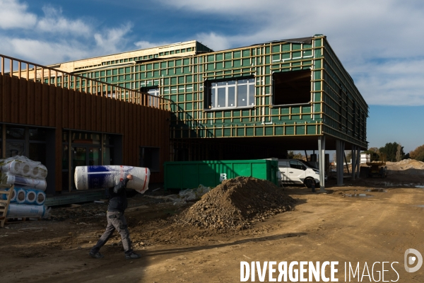 Chantier bois-paille d un lycée en Vendée