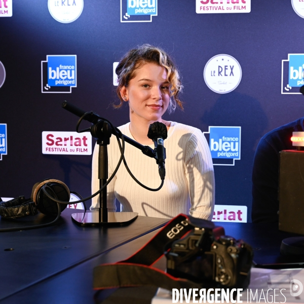 Le réalisateur Nessim CHIKHAOUI présente son film   Placés  , avec la jeune Lucie Charles-Alfred, au festival du film de Sarlat 2021.