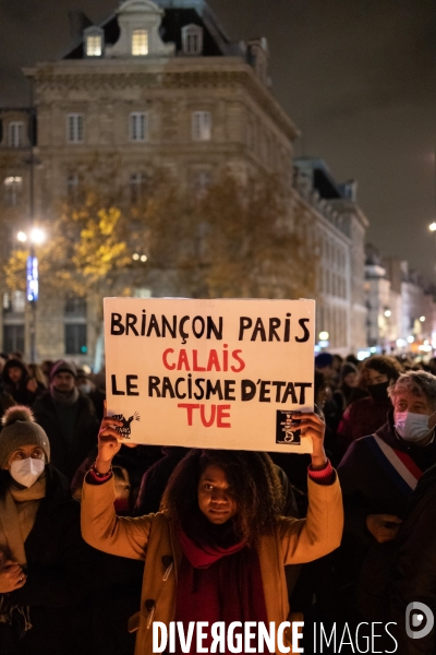 Hommage aux 27 personnes mortes dans la Manche