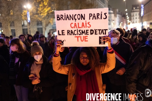 Hommage aux 27 personnes mortes dans la Manche