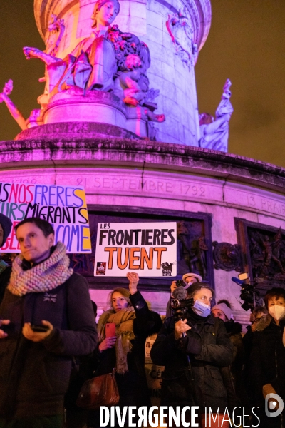 Hommage aux 27 personnes mortes dans la Manche