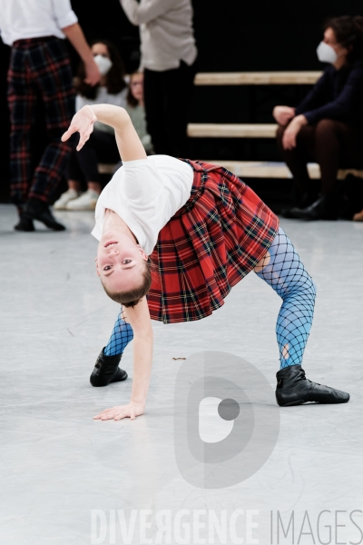 Kamuyot / Ohad Naharin /  Ballet de l opéra national du Rhin  / Batsheva