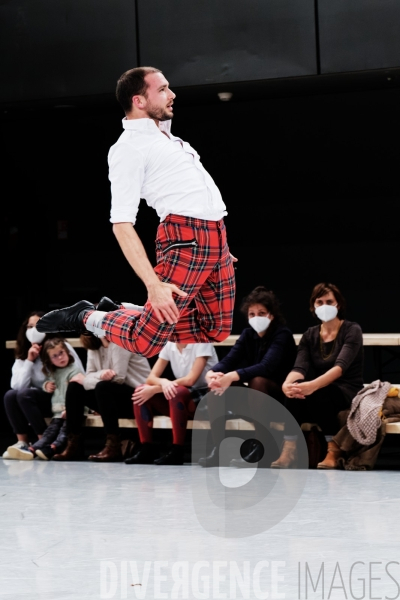 Kamuyot / Ohad Naharin /  Ballet de l opéra national du Rhin  / Batsheva