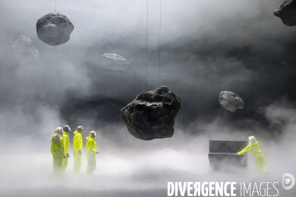 Cosmic Drama - Philippe Quesne