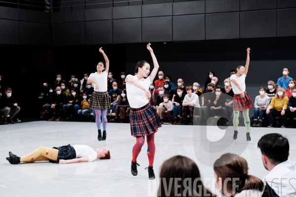 Kamuyot / Ohad Naharin /  Ballet de l opéra national du Rhin  / Batsheva