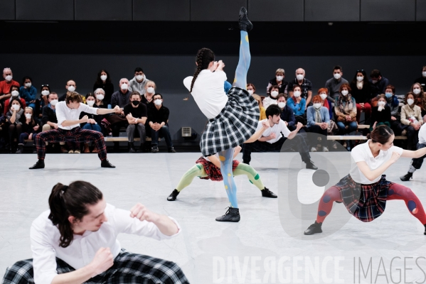 Kamuyot / Ohad Naharin /  Ballet de l opéra national du Rhin  / Batsheva