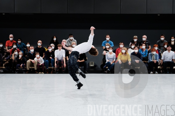 Kamuyot / Ohad Naharin /  Ballet de l opéra national du Rhin  / Batsheva