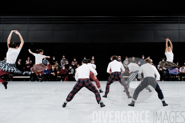 Kamuyot / Ohad Naharin /  Ballet de l opéra national du Rhin  / Batsheva