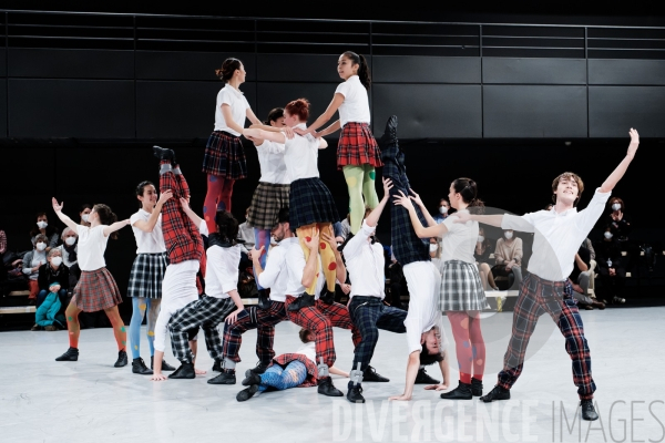 Kamuyot / Ohad Naharin /  Ballet de l opéra national du Rhin  / Batsheva