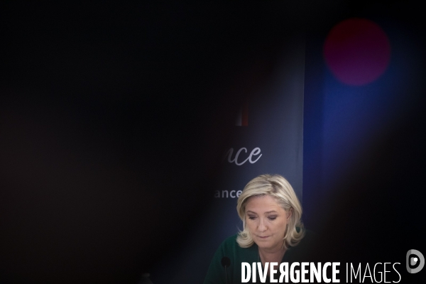 Conférence de presse de Marine Le PEN sur le chiffrage de ses mesures sur l iimmigration.