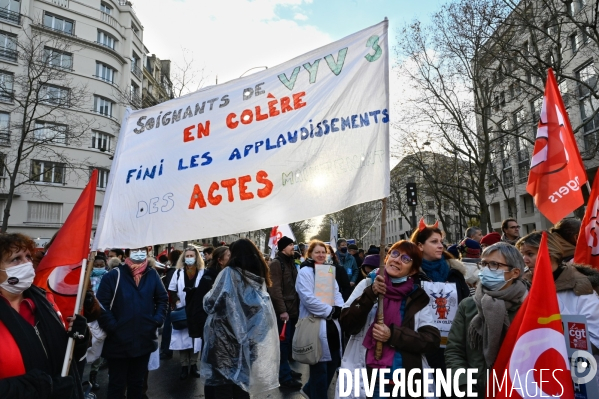 Manifestation des soignants à Paris pour denoncer le manque de moyens dans l hopital public. Caregivers demonstration for the public hospital.