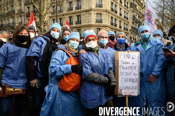 Manifestation des soignants à Paris pour denoncer le manque de moyens dans l hopital public. Caregivers demonstration for the public hospital.