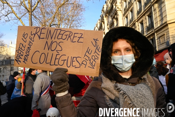 Manifestation des soignants à Paris pour denoncer le manque de moyens dans l hopital public. Caregivers demonstration for the public hospital.