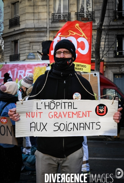 Manifestation des soignants à Paris pour denoncer le manque de moyens dans l hopital public. Caregivers demonstration for the public hospital.