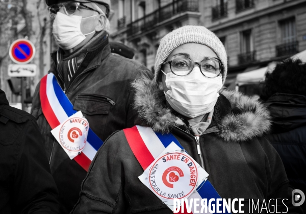 Manifestation des soignants à Paris pour denoncer le manque de moyens dans l hopital public. Caregivers demonstration for the public hospital.