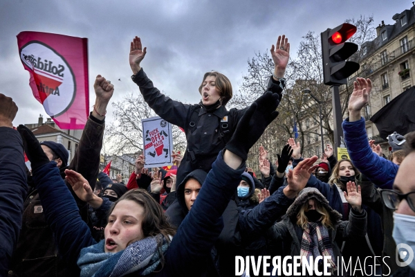 Manifestation AntiFa et contre le meeting d Eric Zemmour à Paris