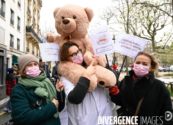 Manifestation des soignants à Paris pour denoncer le manque de moyens dans l hopital public. Caregivers demonstration for the public hospital.