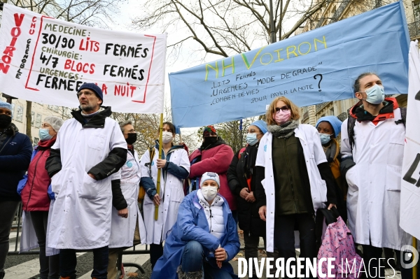 Manifestation des soignants à Paris pour denoncer le manque de moyens dans l hopital public. Caregivers demonstration for the public hospital.