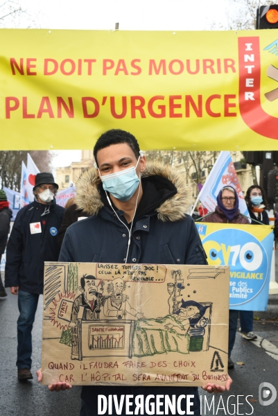 Manifestation des soignants à Paris pour denoncer le manque de moyens dans l hopital public. Caregivers demonstration for the public hospital.