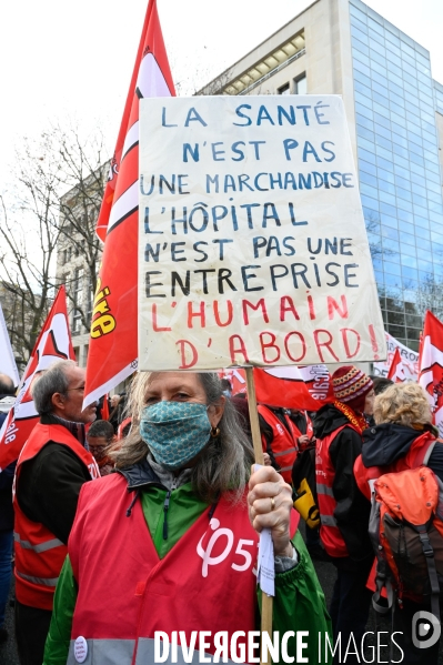 Manifestation des soignants à Paris pour denoncer le manque de moyens dans l hopital public. Caregivers demonstration for the public hospital.