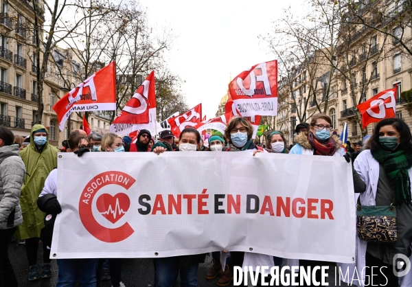 Manifestation des soignants à Paris pour denoncer le manque de moyens dans l hopital public. Caregivers demonstration for the public hospital.