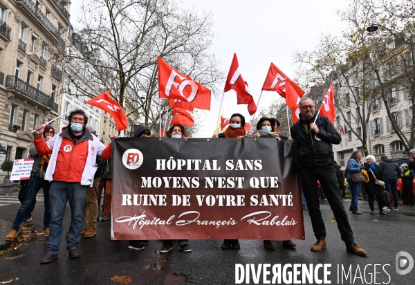 Manifestation des soignants à Paris pour denoncer le manque de moyens dans l hopital public. Caregivers demonstration for the public hospital.