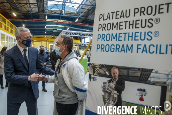 Bruno LE MAIRE visite le site d Ariane Group à Vernon.