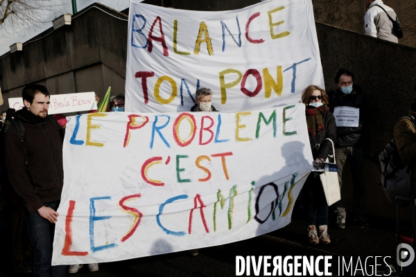 Journée mondiale des sols dans le Loiret, contre l artificialisation des terres, les nouvelles plateformes logistiques XXL et le nouveau pont sur la Loire.