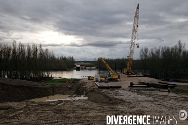 Journée mondiale des sols dans le Loiret, contre l artificialisation des terres, les nouvelles plateformes logistiques XXL et le nouveau pont sur la Loire.