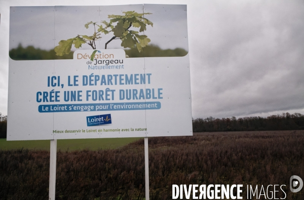 Journée mondiale des sols dans le Loiret, contre l artificialisation des terres, les nouvelles plateformes logistiques XXL et le nouveau pont sur la Loire.