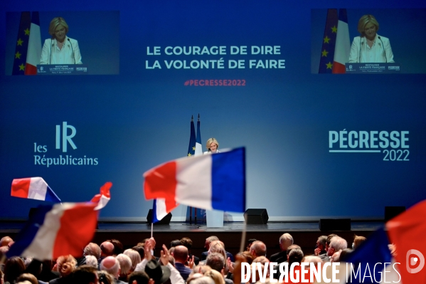 Grande réunion des cadres Les Républicains autour de Valérie Pécresse