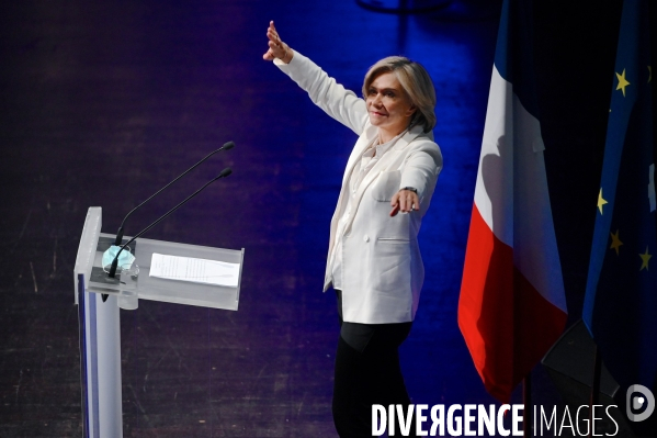 Grande réunion des cadres Les Républicains autour de Valérie Pécresse
