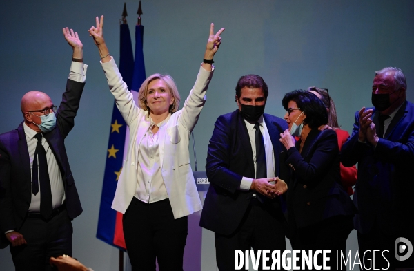 Grande réunion des cadres Les Républicains autour de Valérie Pécresse