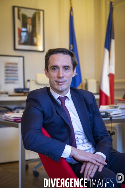 Jean-Baptiste DJEBBARI dans son bureau au Ministère des transports.