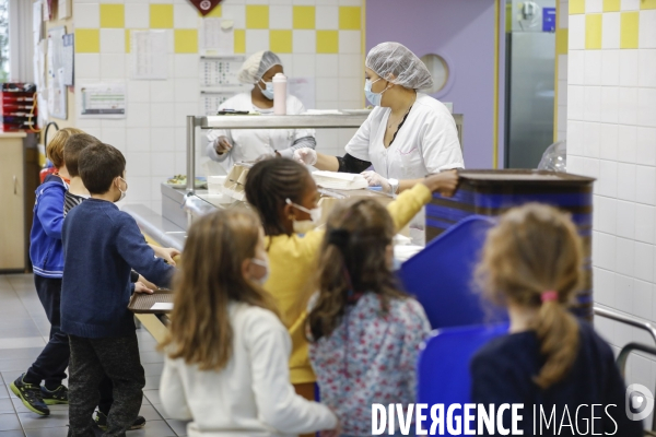 Cantine bio de l école primaire publique Ferdinand Buisson à Bègles (33).