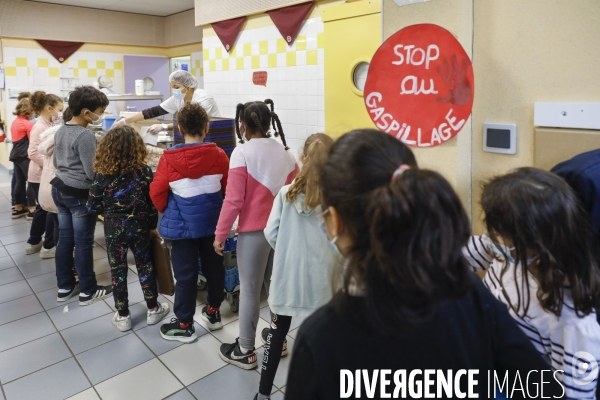 Cantine bio de l école primaire publique Ferdinand Buisson à Bègles (33).