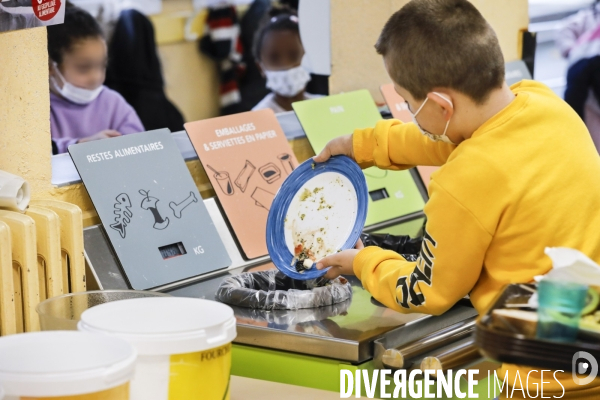 Cantine bio de l école primaire publique Ferdinand Buisson à Bègles (33).