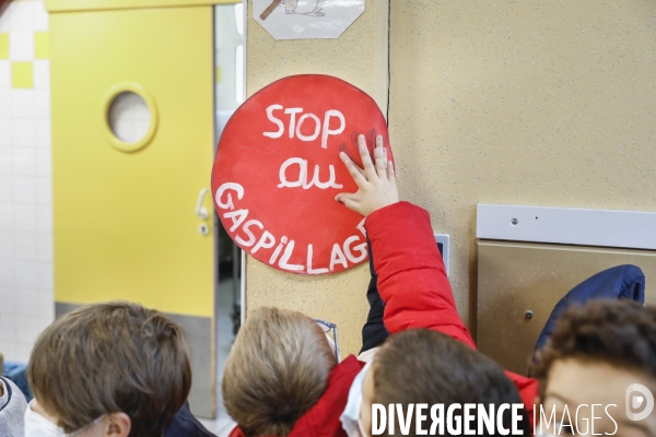 Cantine bio de l école primaire publique Ferdinand Buisson à Bègles (33).