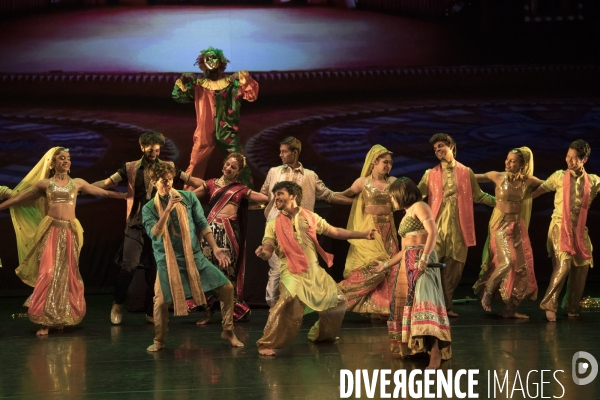 A passage to bollywood de ashley lobo