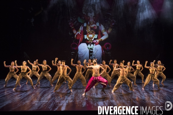 A passage to bollywood de ashley lobo